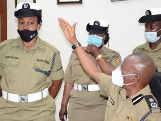 Drivers want police to reinstate white traffic uniform