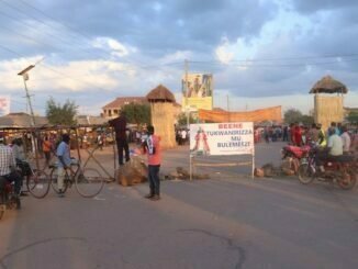 Gunfire, teargas in Luwero as youth block Gulu highway ahead of Kabaka's visit